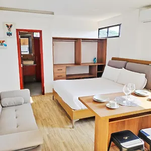  Apartment Pacific Airport